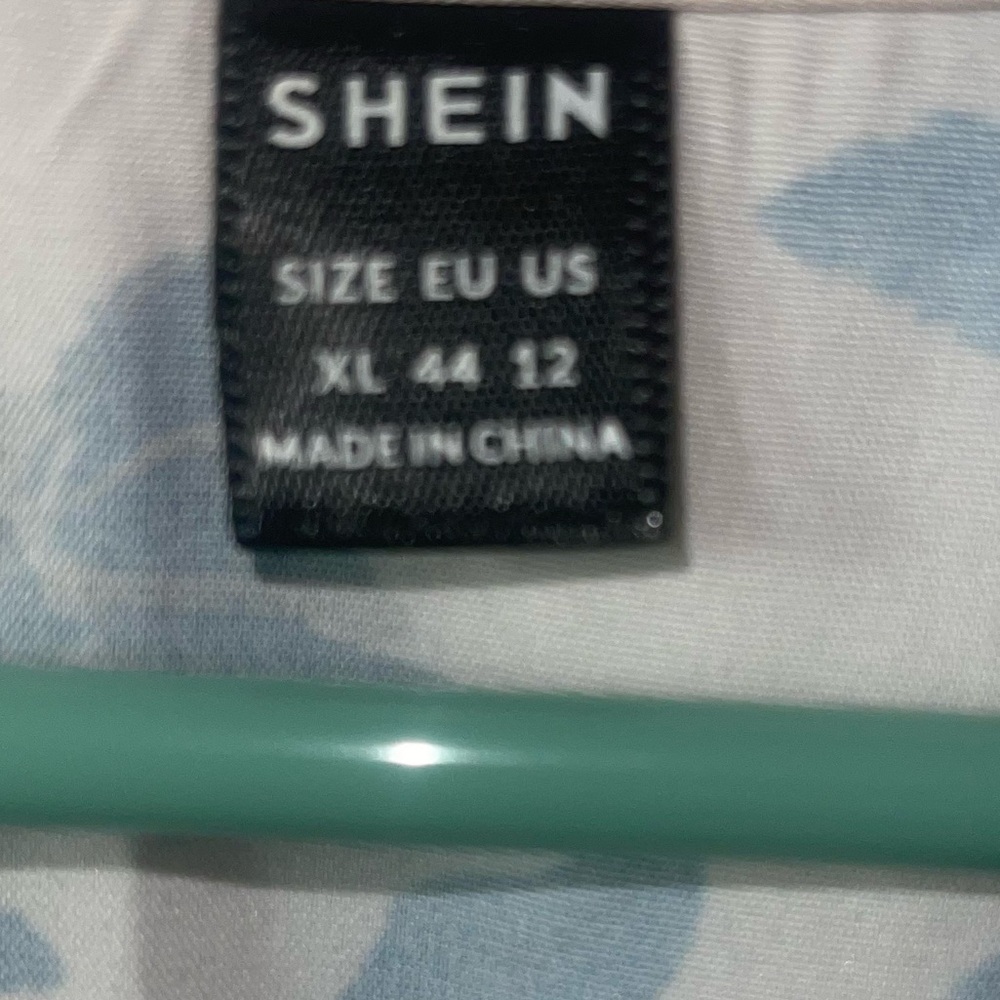 SHEIN Blue and Tan Floral Romper with Flutter Sleeves in Size XL - Picture 7 of 12